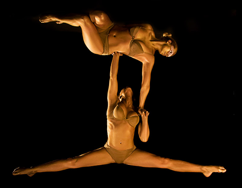  Two acrobatic girl toned in gold. Unoriginal: ————— www.flickr.com/photos/ddmitrijev/4359867113/sizes/o/