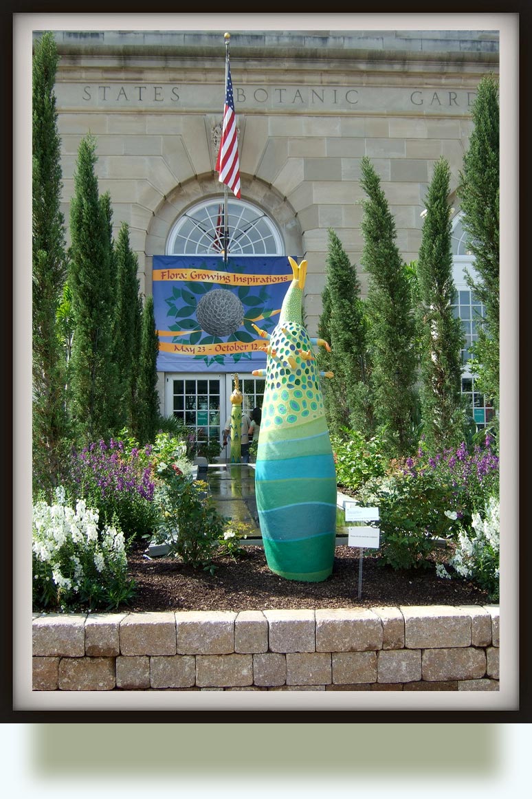 Barbara Kobylinska (Virginia Beach, Virginia, US). Mutant Cucumber. 2009. Iindustrial extrusion clay. Part of  Sculpture Exhibition  «Flora: Growing Inspiration» outside the United States  Botanic Garden. The Capital Mall, Washington, DC. www.flickr.com/photos/jfholloway/3802300691/