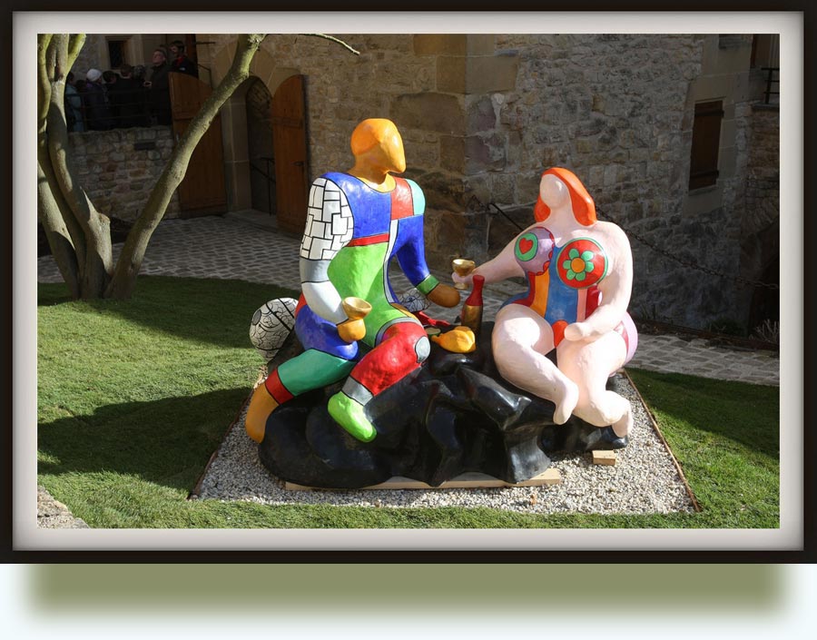 Niki de Saint Phalle, christened Catherine-Marie-Agnès Fal de Saint Phalle (1930–2002). Adam et Eve (The Lovers). 1985. Painted resin. Permanently at the Tarot Garden, Tuscany, Italy.