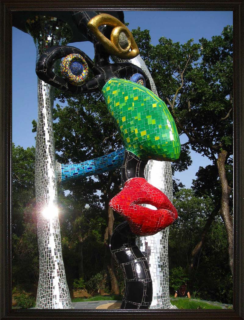 Niki de Saint Phalle, christened Catherine-Marie-Agnès Fal de Saint Phalle (1930–2002). Lo Ierofante / The Hierophant / Il Papa. 1997–1998. Permanently located at the Tarot Garden, Tuscany, Italy. Situazione totale: Giardino dei Tarocchi, Pescia Fiorentina, Capalbio, GR, Toscana.