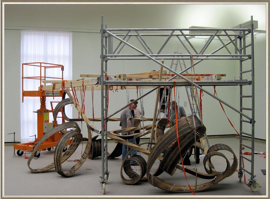 Richard Deacon (b. 1949 in Bangor, Wales, UK). Red Sea Crossing, 2003. Red Sea Crossing, 2003. Oak and stainless steel. Packaging process  in Stuttgarter Galerieverein, 2010