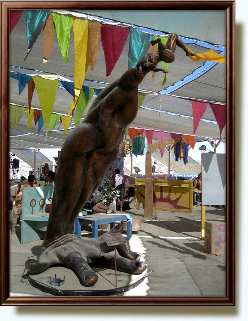 Todji Kurtzman (b. 1970 in San Francisco, US). Mandinga De Capoeira. 2008. Bronze. 6×6×11 feet.