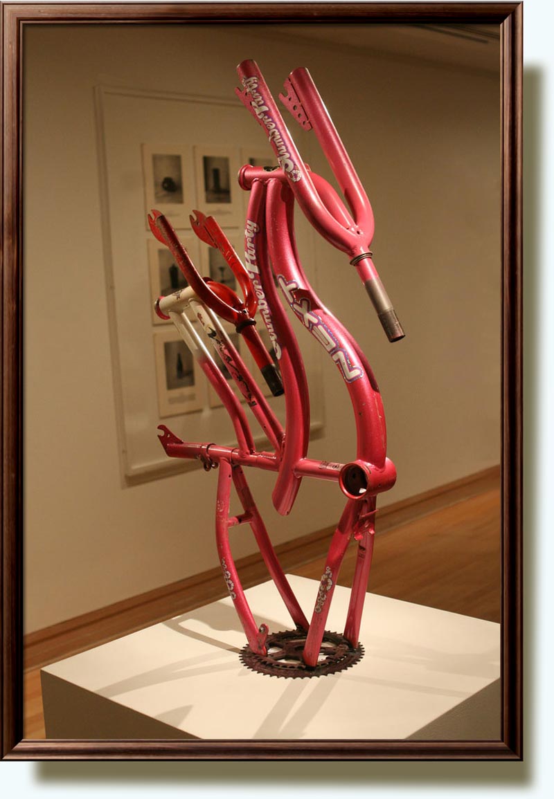 Willie Cole (b. 1955 in Newark, New Jersey, US). Next Kent tji wara. 2007. Bycicle parts, spray paint and brazing. 94×52.1×21 cm. The piece is part of «Reconfiguring an African Icon: Odes to the Mask by Modern and Contemporary Artists from Three Continents». Metropolitan Museum of Art, Hortense and William A. Mohr Sculpture Purchase Fund, 2008.